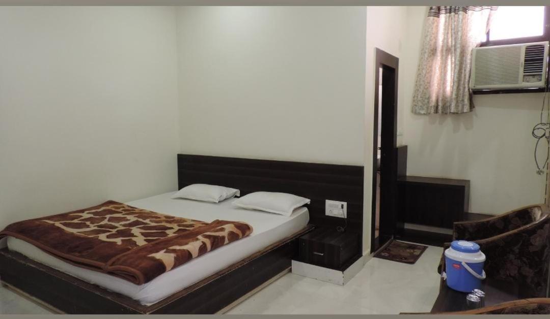 Hotel Paradise Stays Pachmarhī 外观 照片