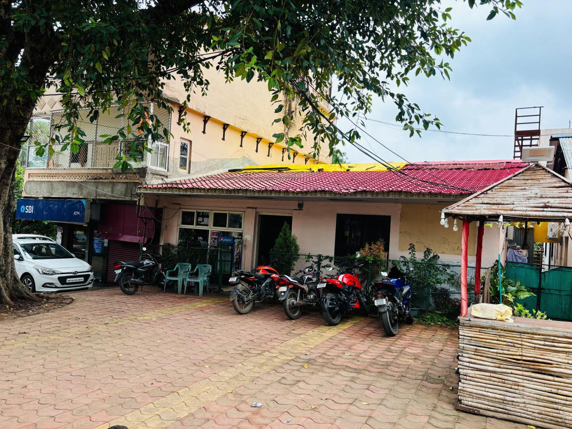 Hotel Paradise Stays Pachmarhī 外观 照片